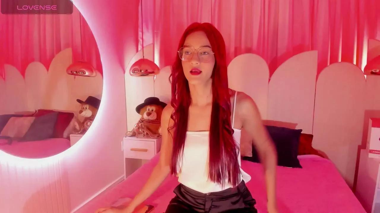daphne_courtis on Cam4 