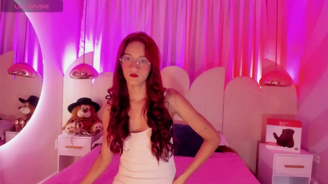 daphne_courtis on Cam4 