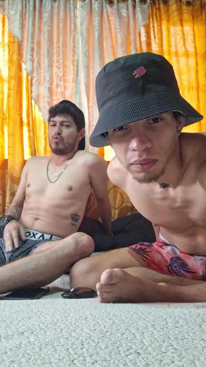 Dark_Couple on Cam4 