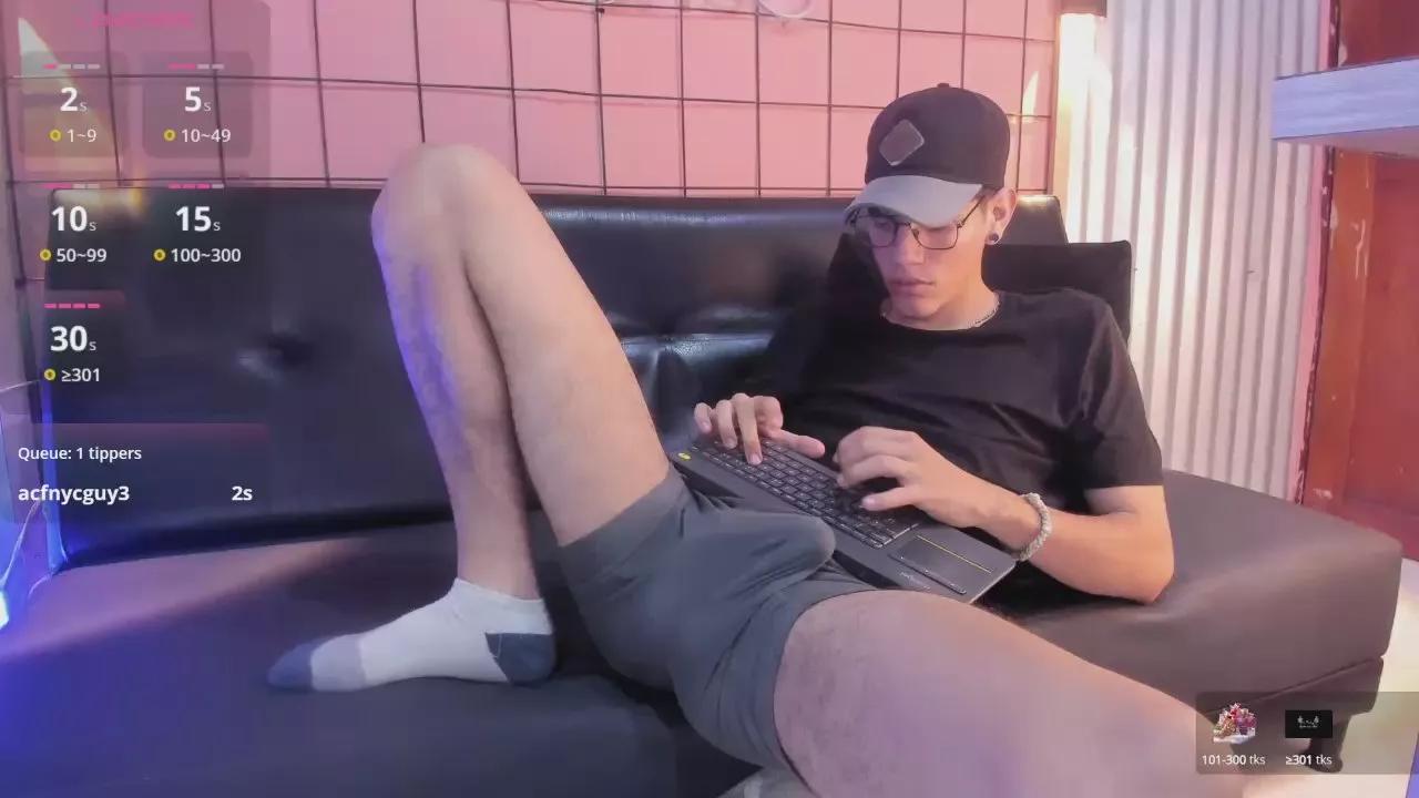 Freechat david_huge on Cam4