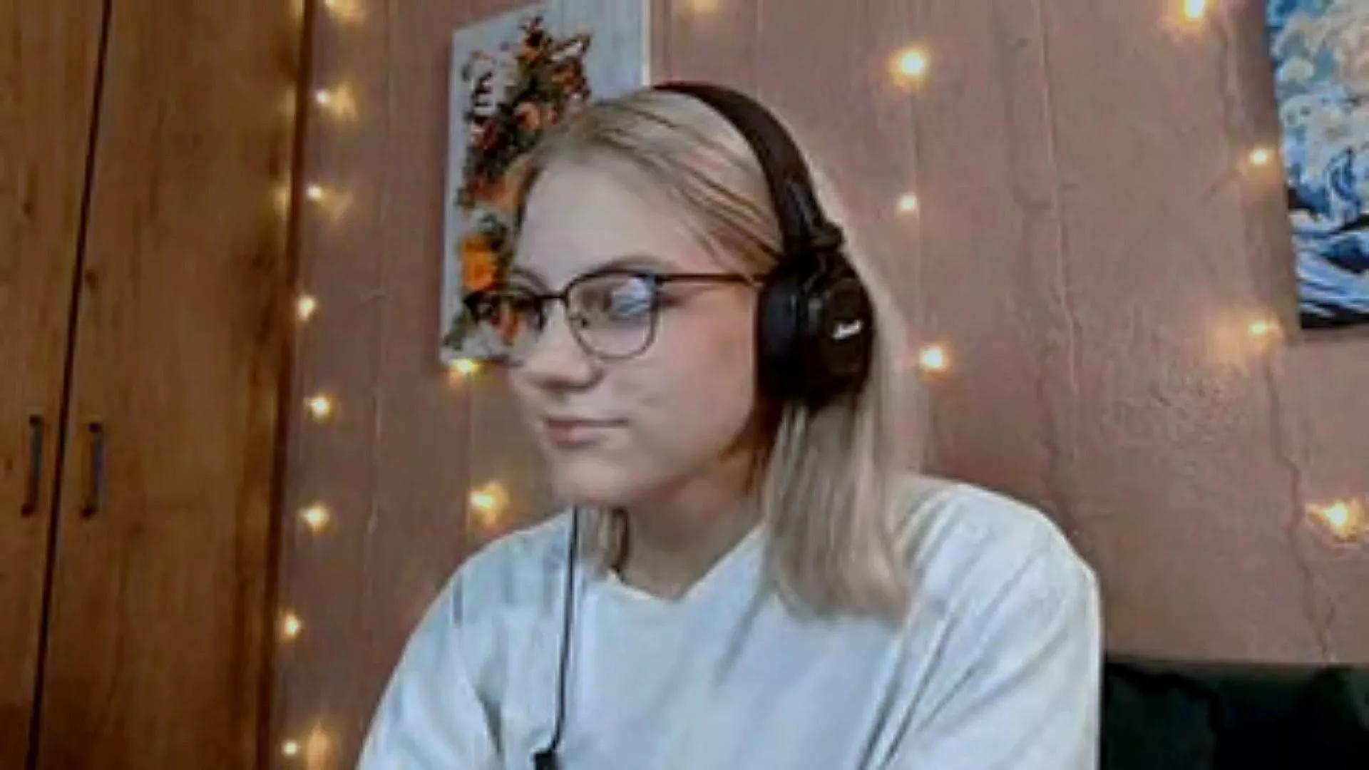 DavinaKummerow on Cam4