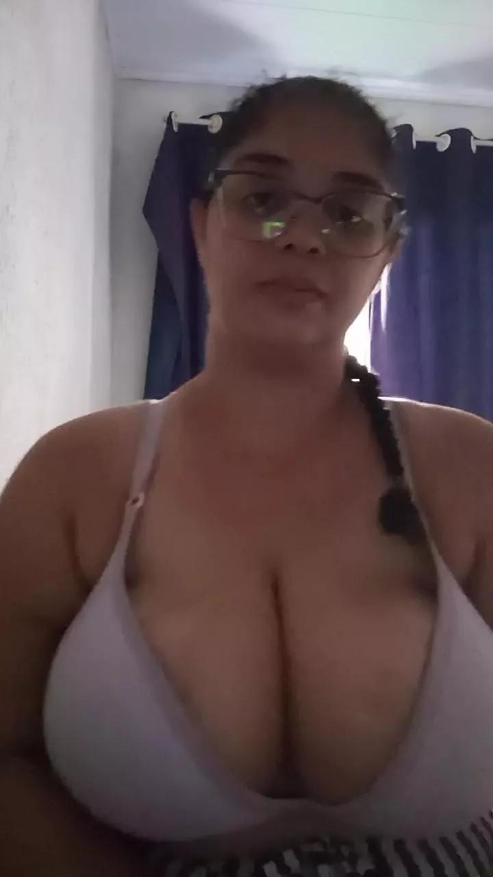 Offline deehr on Cam4