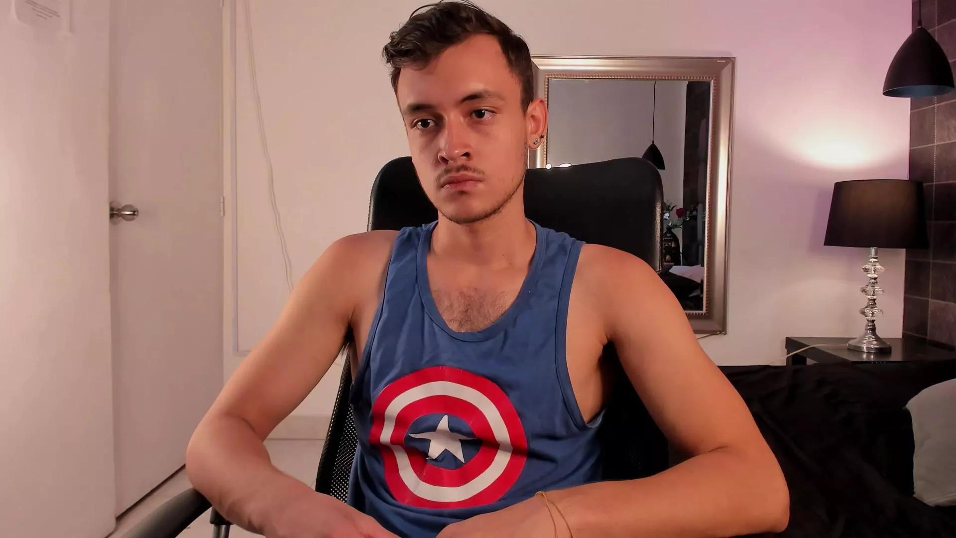 Desmon_Clark on Cam4 