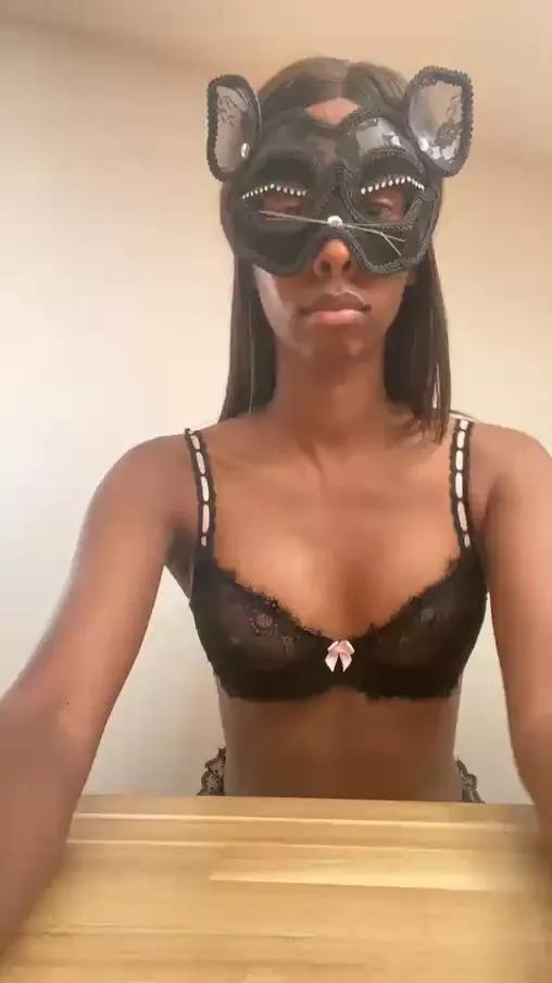 DESTIN2025 on Cam4 