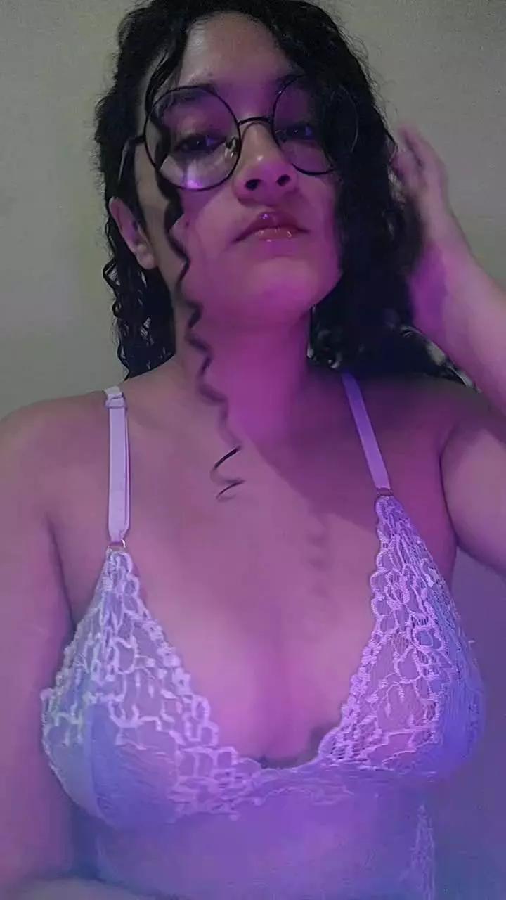 Deusa_Aster on Cam4 