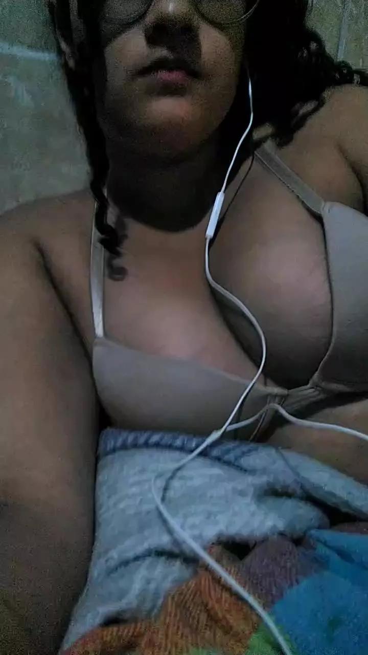Deusa_Aster on Cam4 