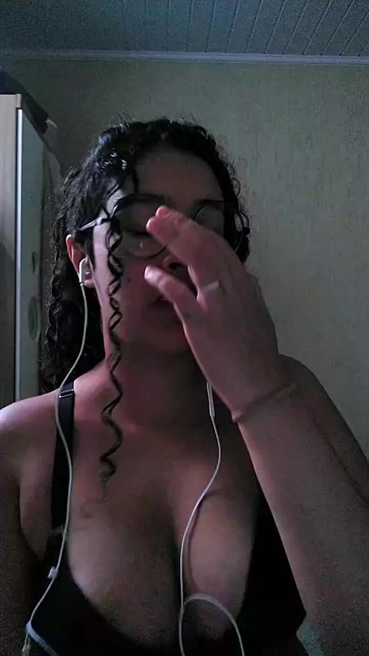 Deusa_Aster on Cam4 