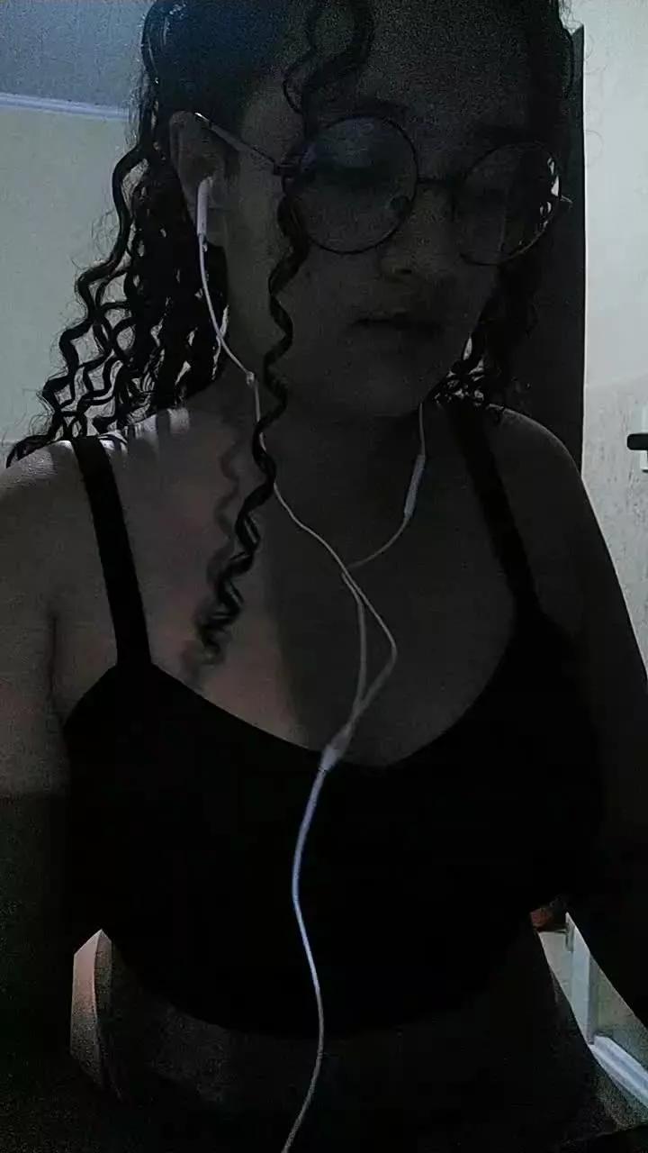 Deusa_Aster on Cam4 
