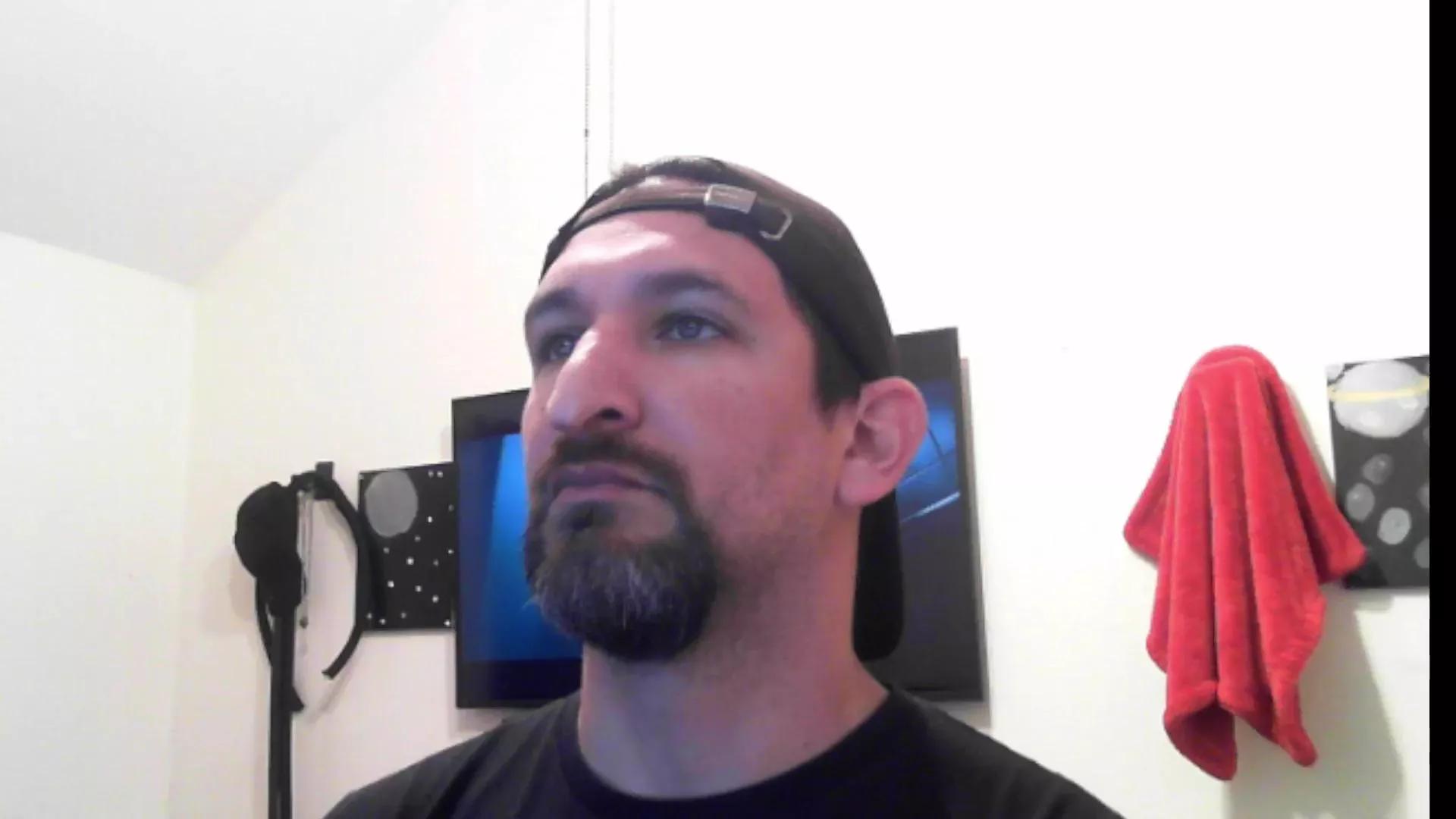 devilPup75 on Cam4 