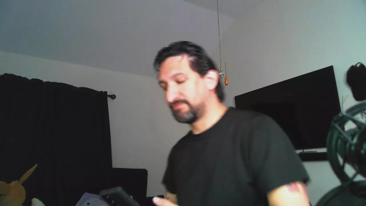 devilPup75 on Cam4 