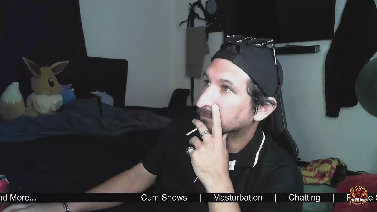 devilPup75 on Cam4 