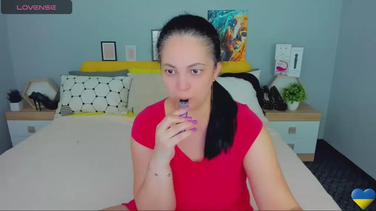 dinahard on Cam4 