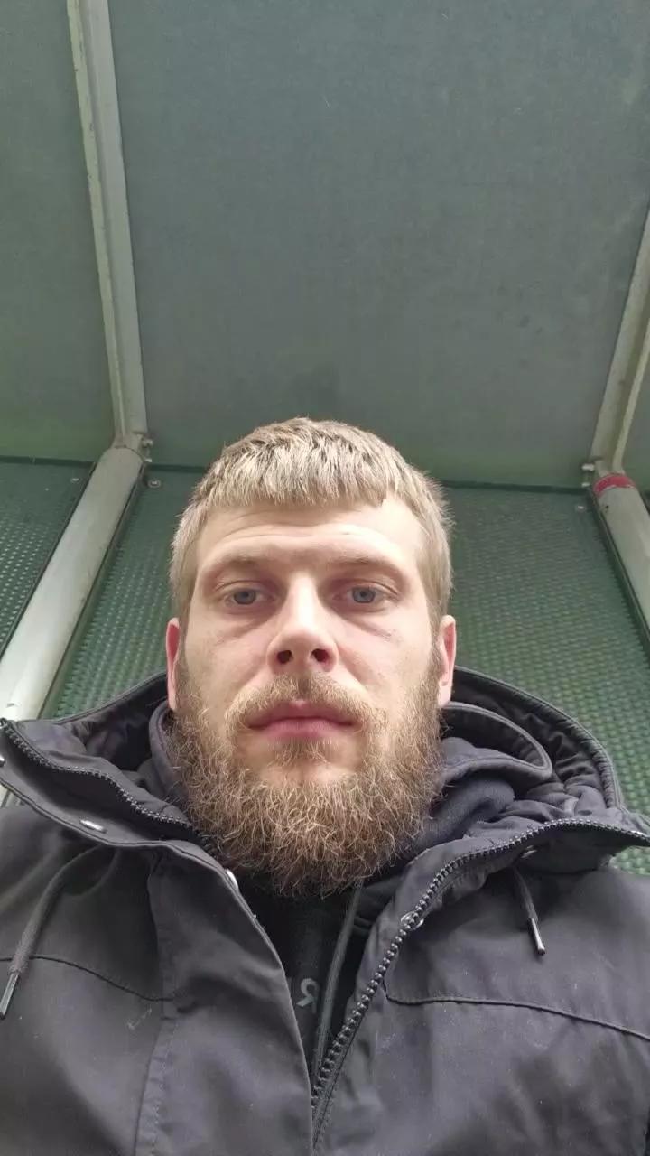 Dirtydick95 on Cam4 