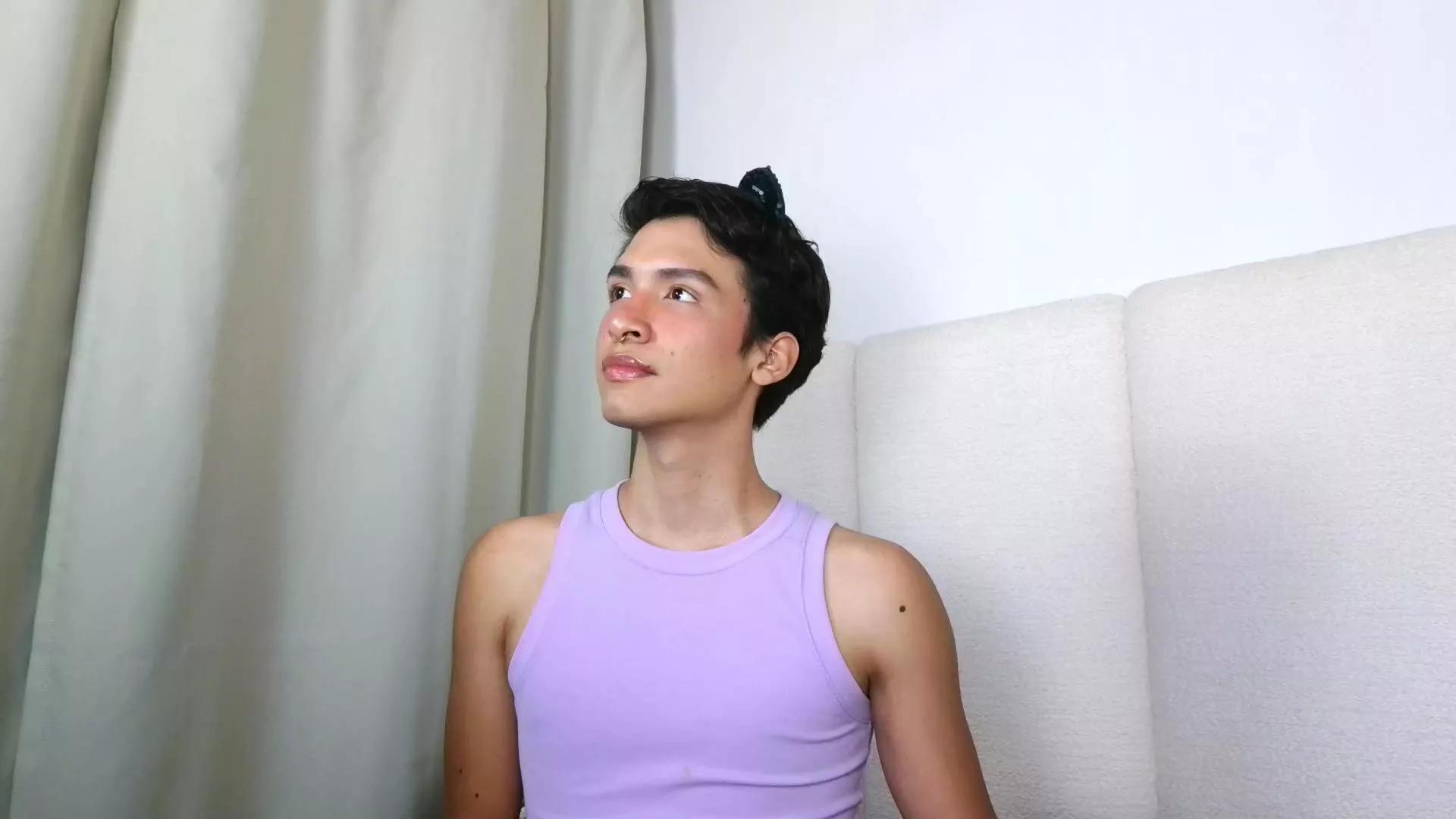 divad__ on Cam4 