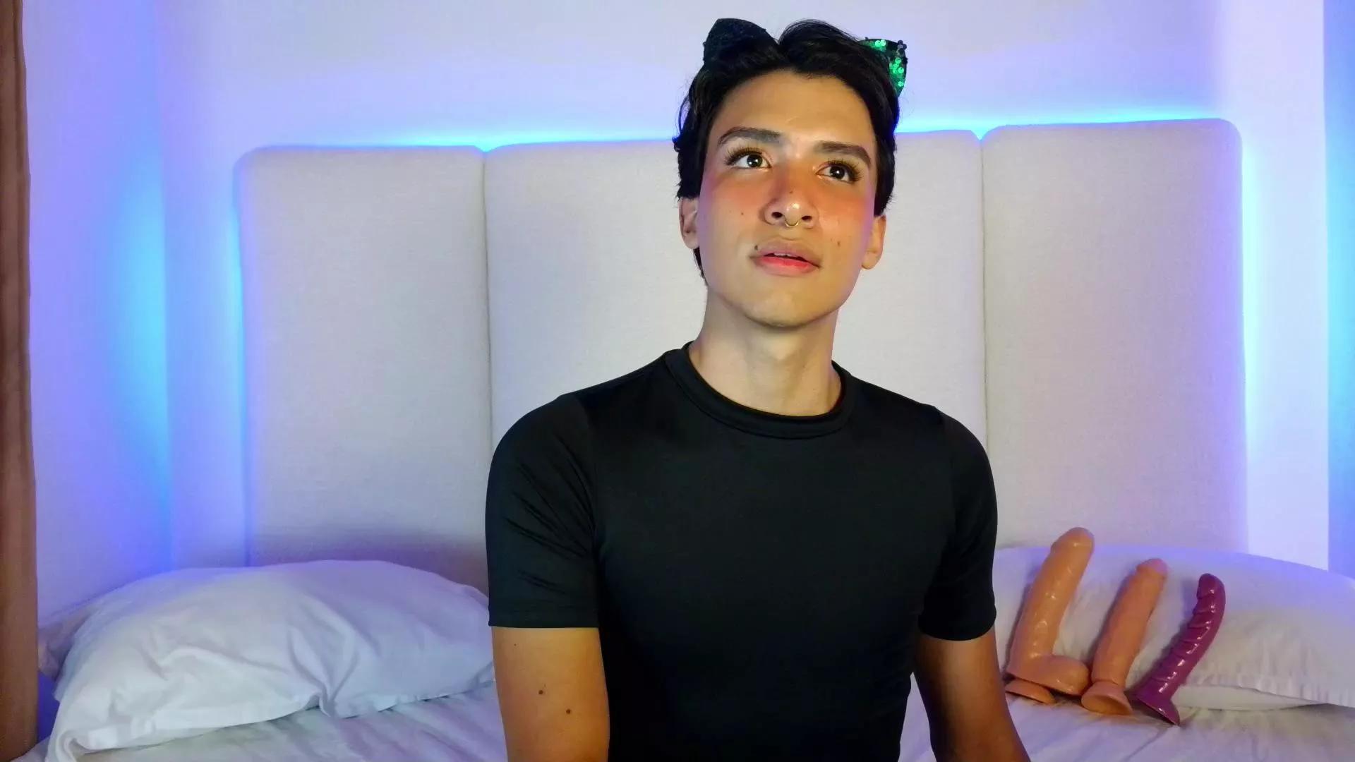 divad__ on Cam4 