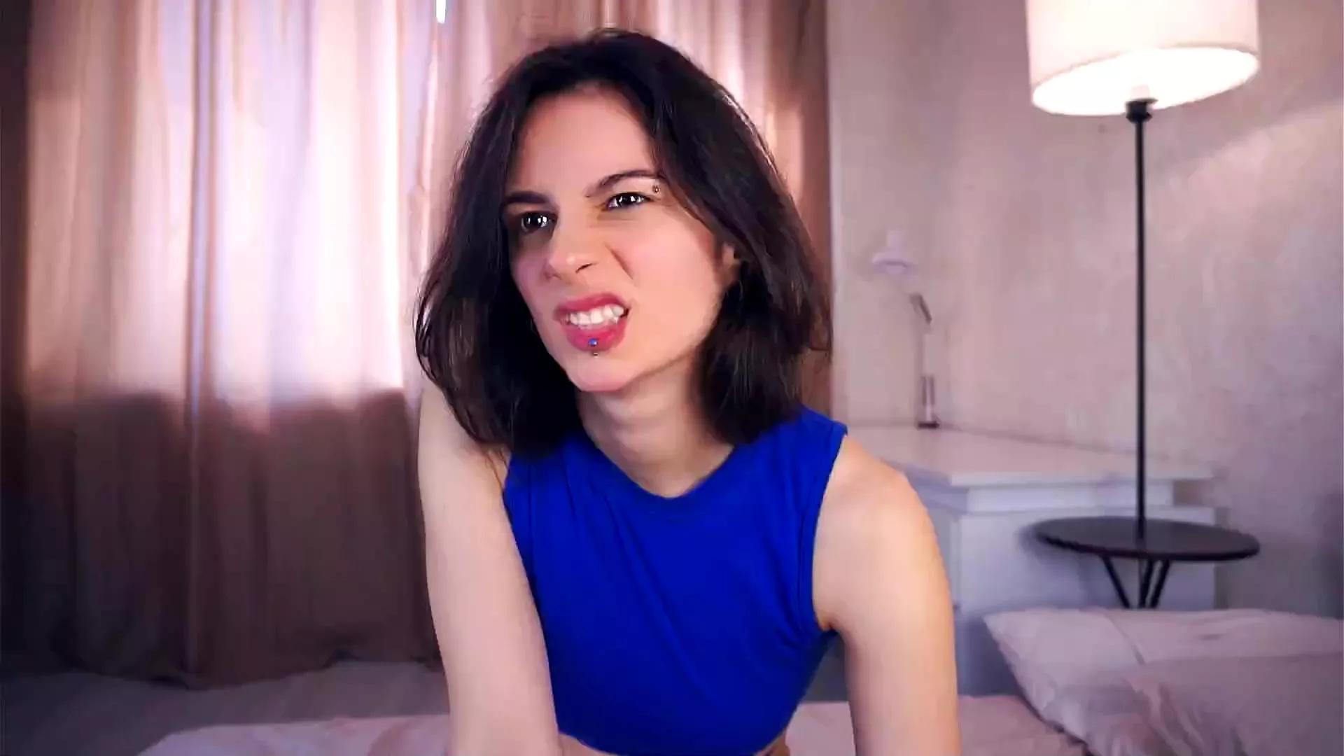 DollyCavell on Cam4 