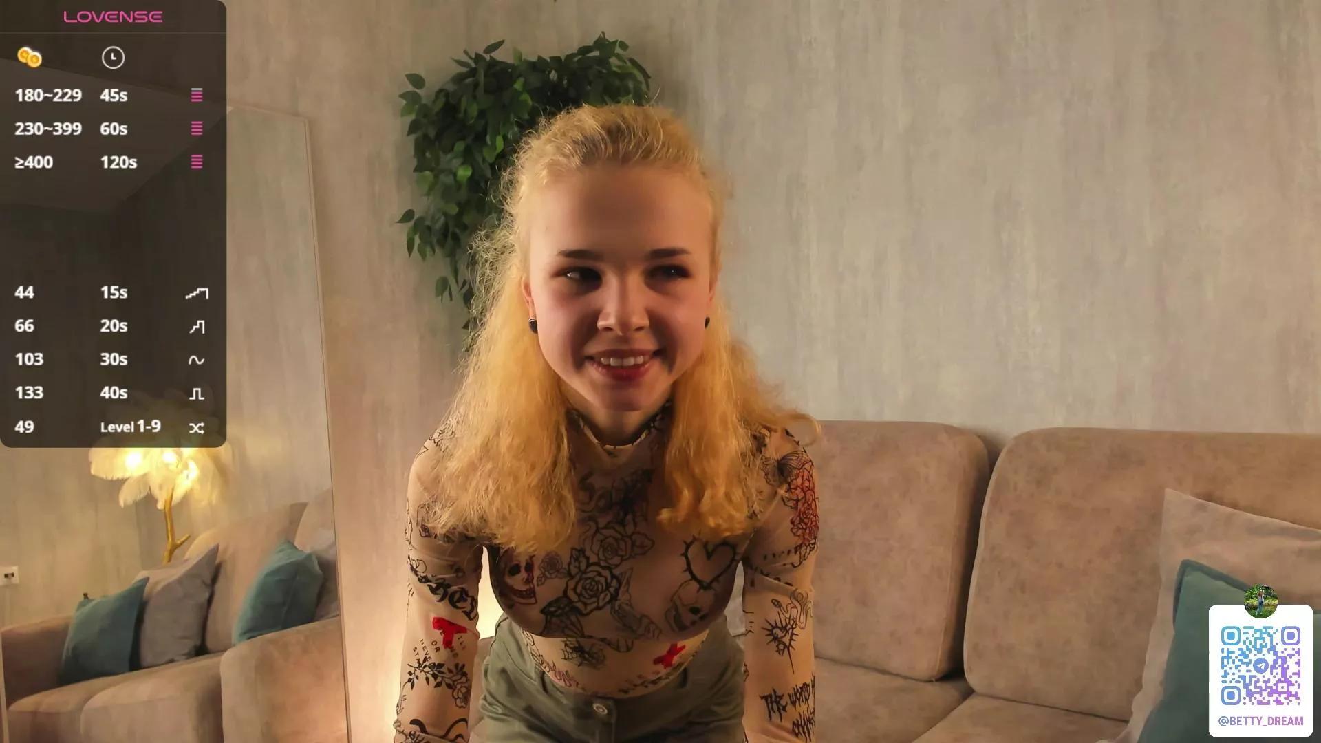 DollyCheckley on Cam4 