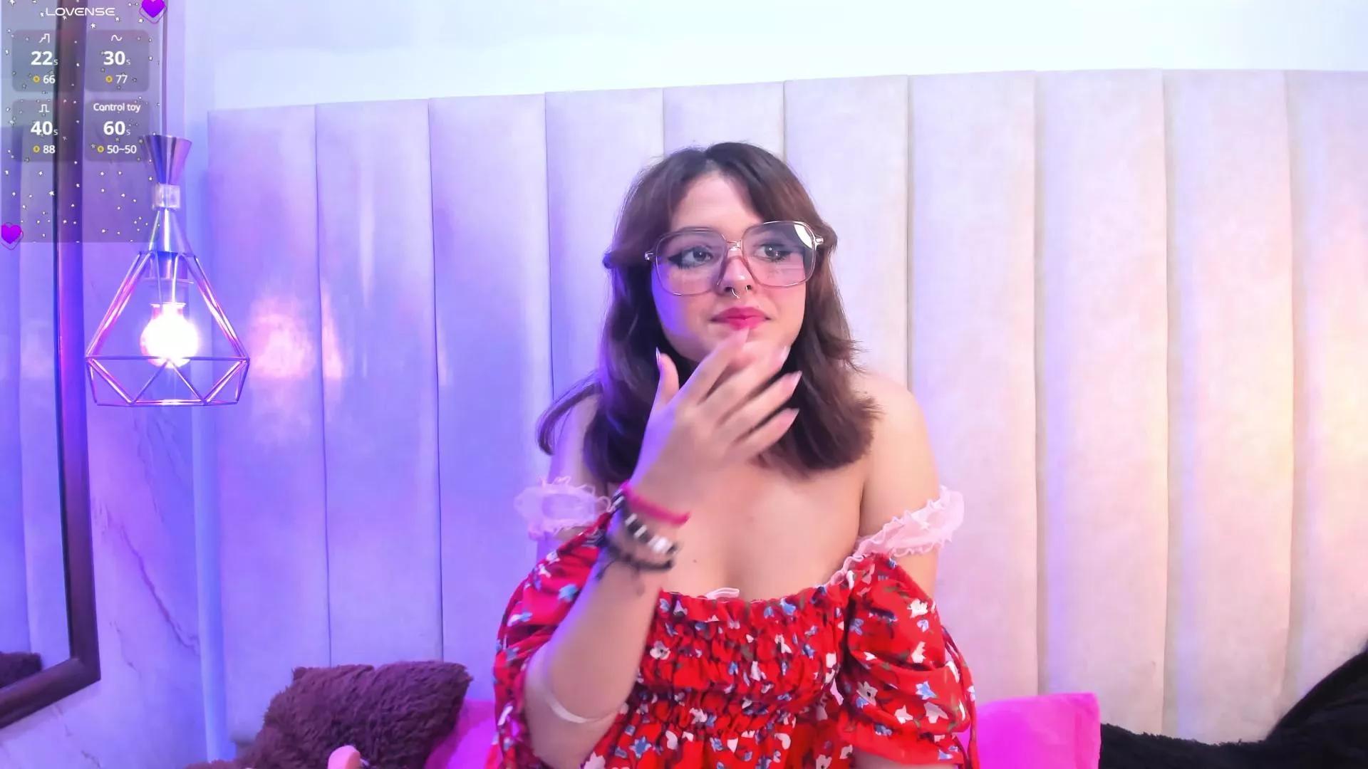 Dolphyne on Cam4 