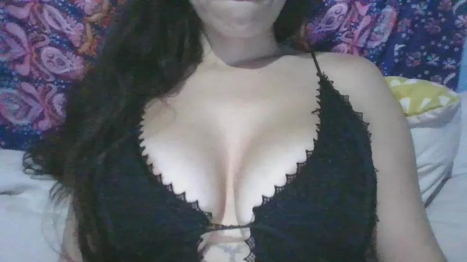 domillatrix on Cam4 