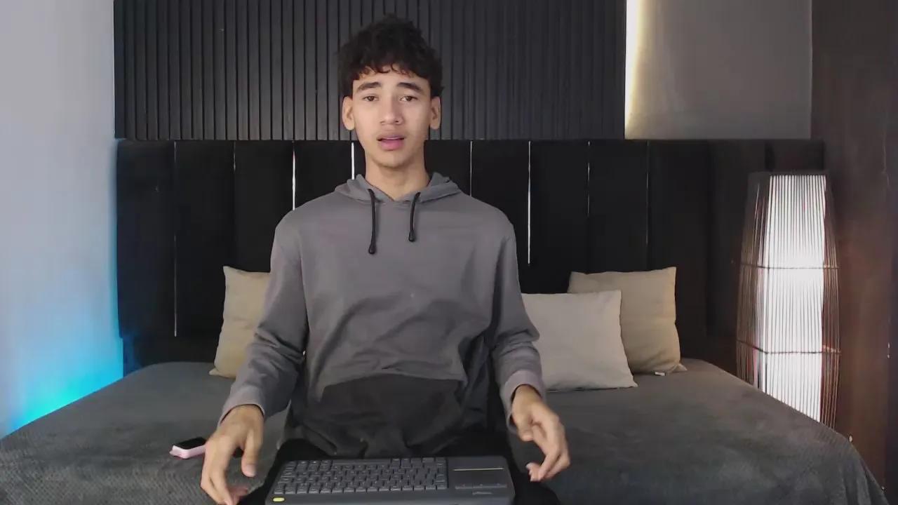 Dominic_ghost on Cam4