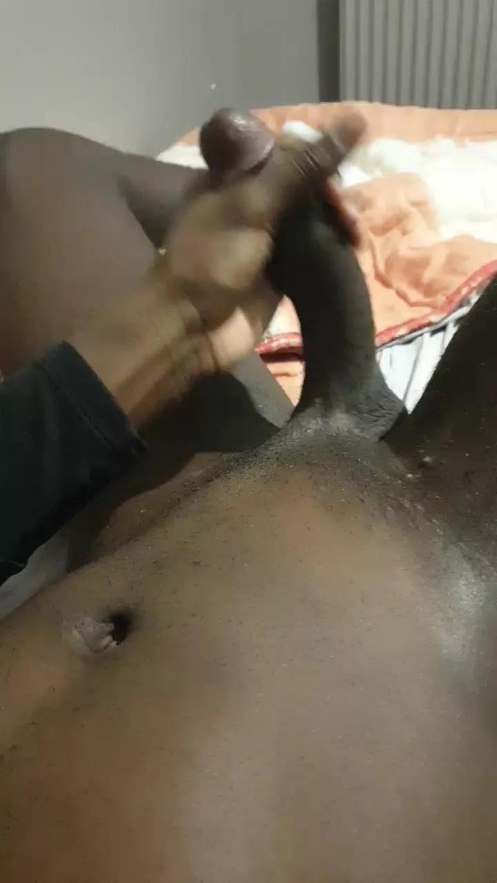 Doomdrag4 on Cam4 