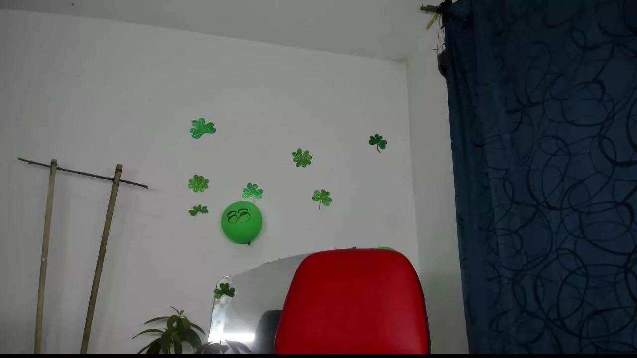 Dorothy_Clut on Cam4 