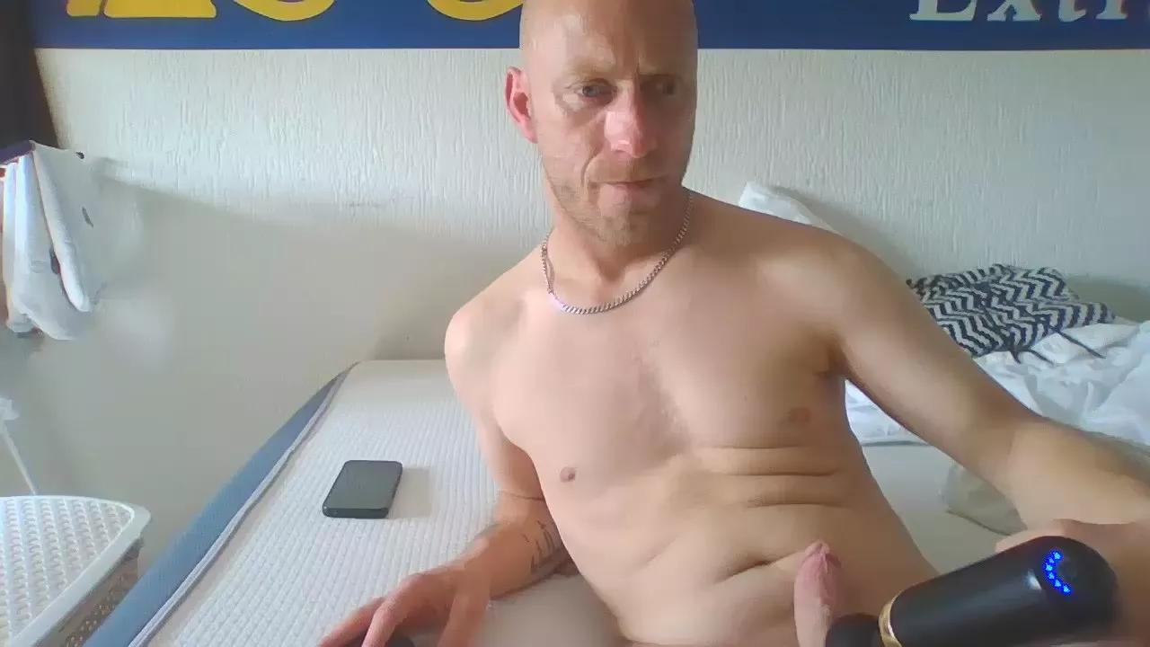Drachten1988 on Cam4 