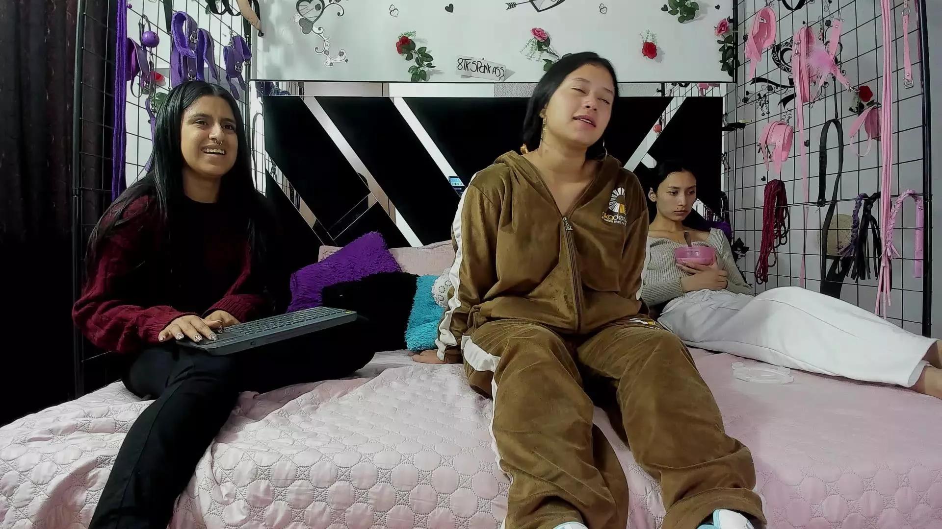 dream_girls1 on Cam4 