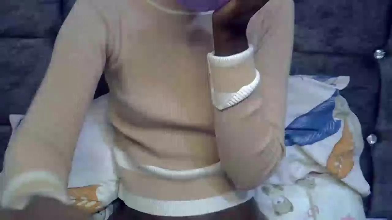 Ebonyvallerin on Cam4 