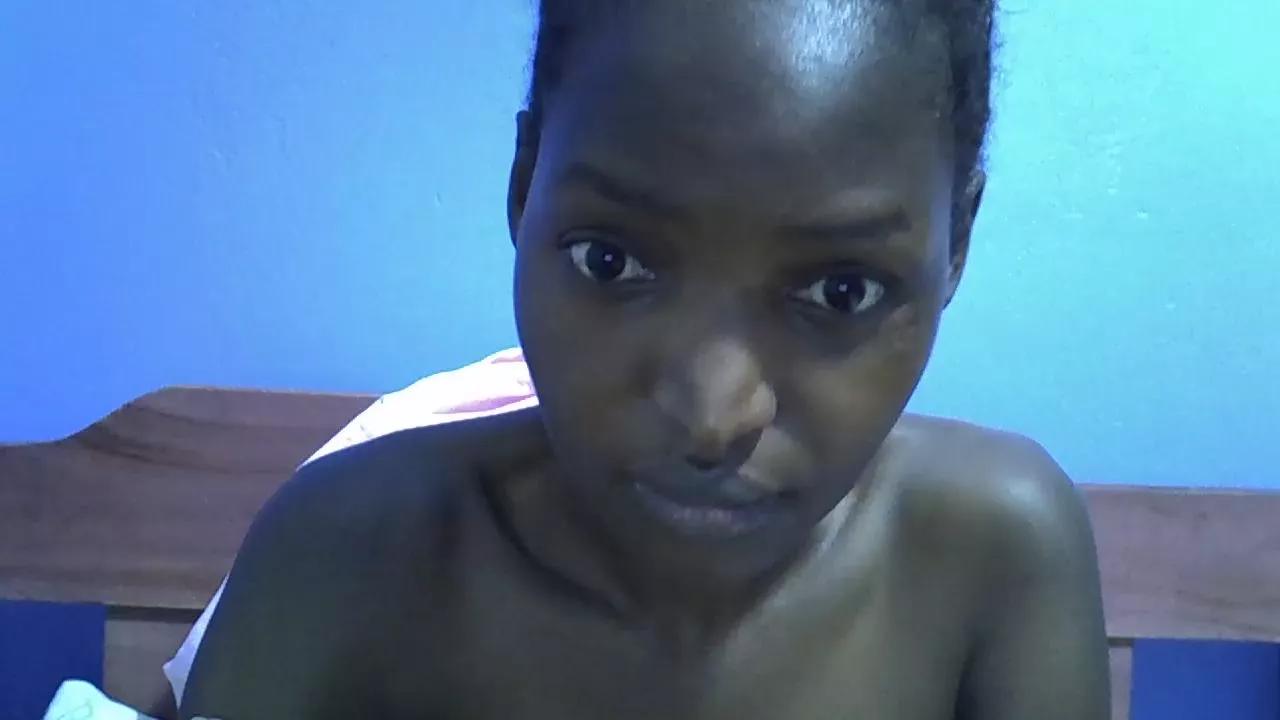 Ebonyvallerin on Cam4 