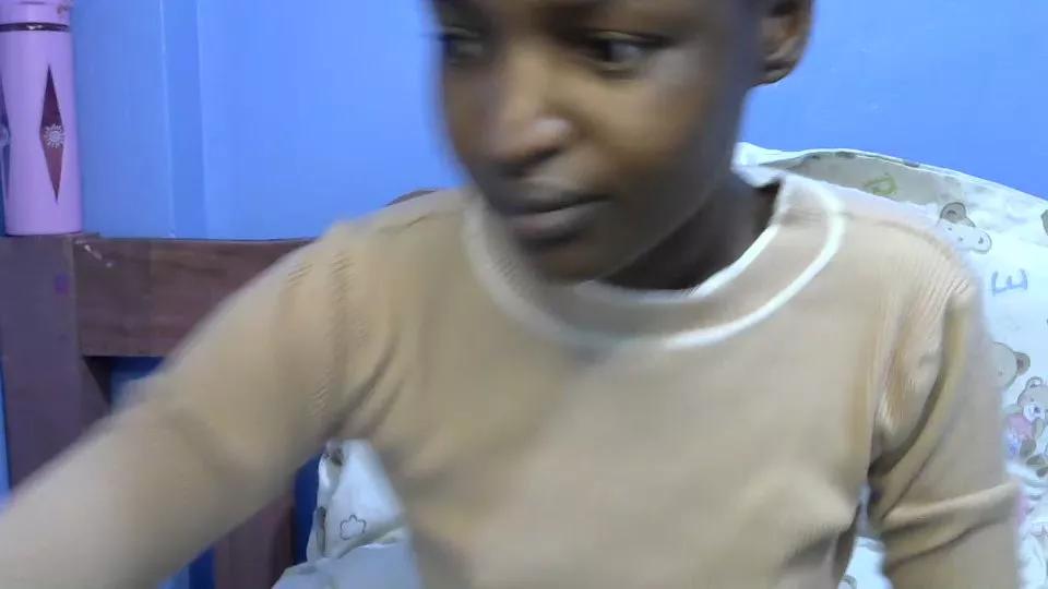 Ebonyvallerin on Cam4 
