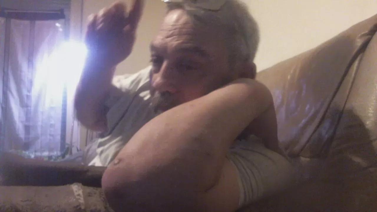 edu2001 on Cam4 