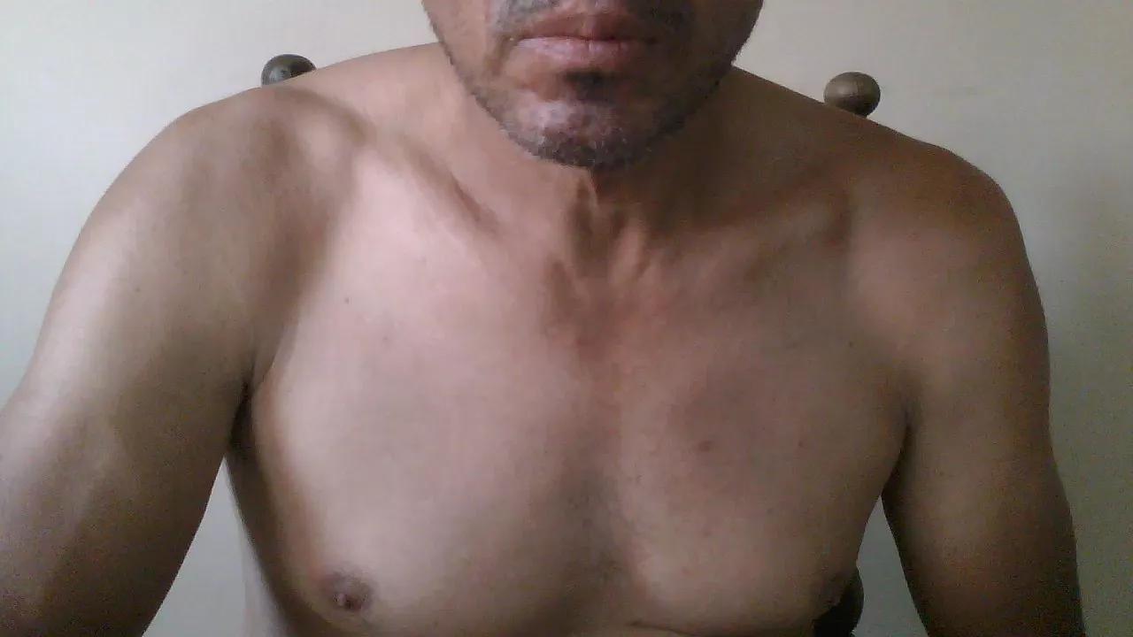 educoro on Cam4 