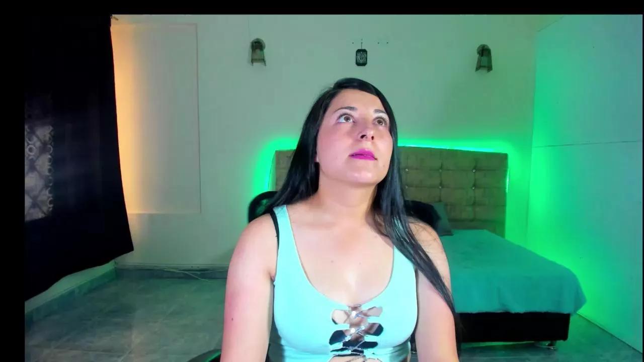 eimy_cute01 on Cam4 