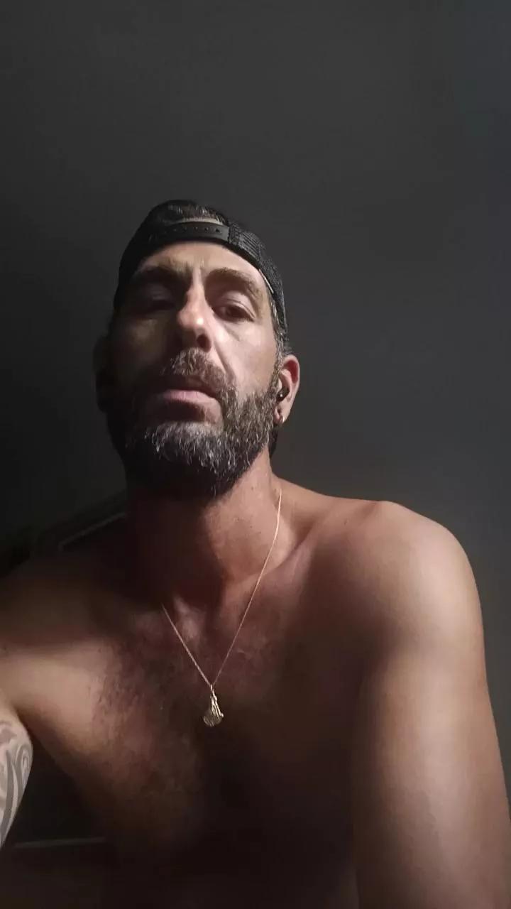 Elfrutero_24 on Cam4