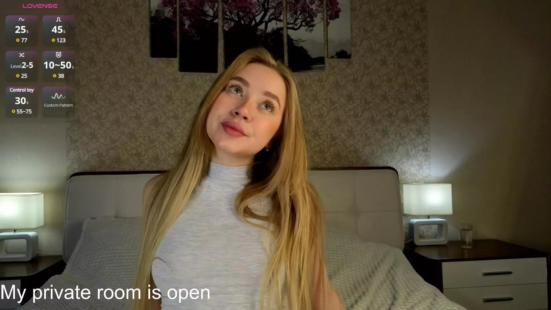 ElinaMalina on Cam4 