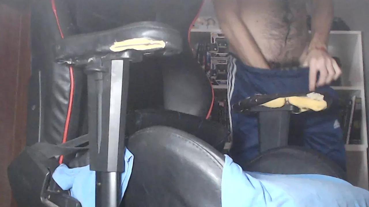 Elmaspijudo77 on Cam4 