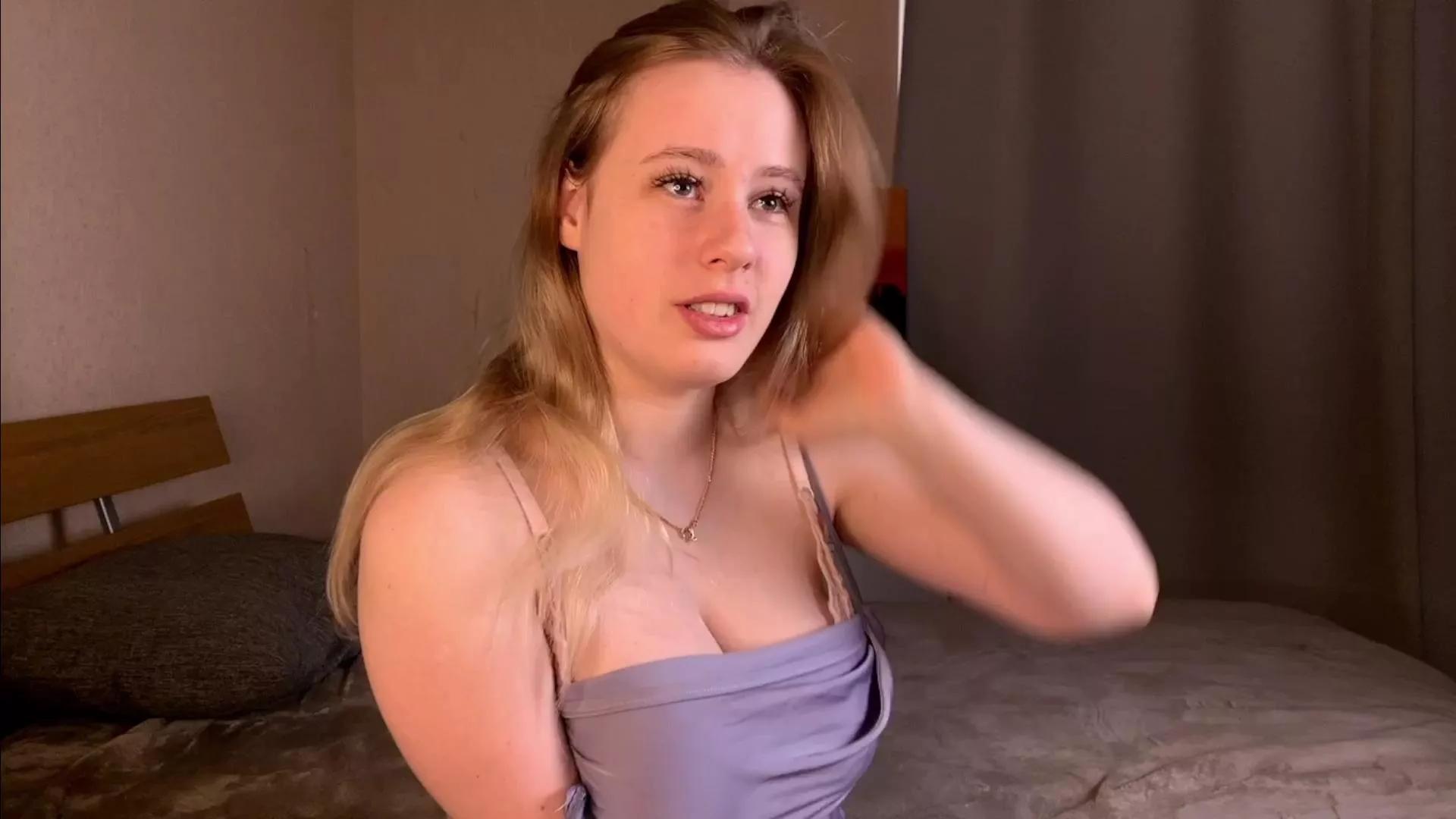 ElviaDeere on Cam4 