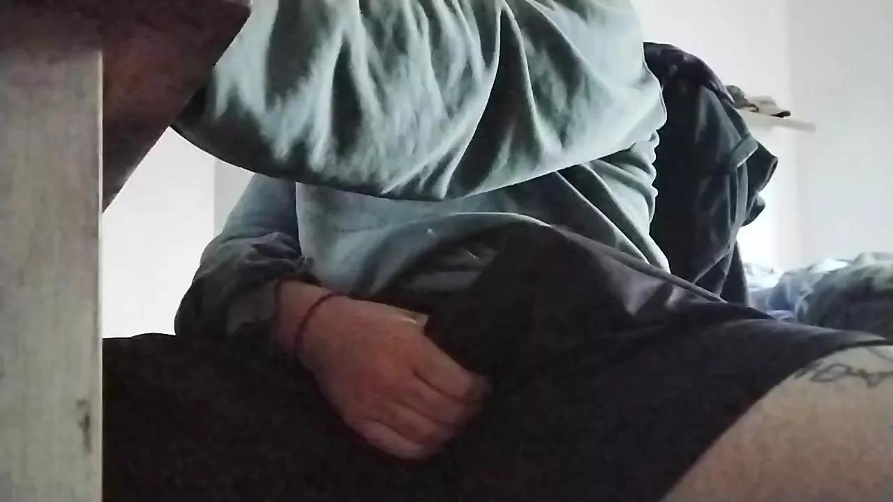 ElVikingoo on Cam4 