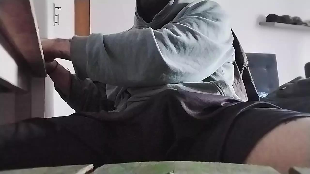 ElVikingoo on Cam4 