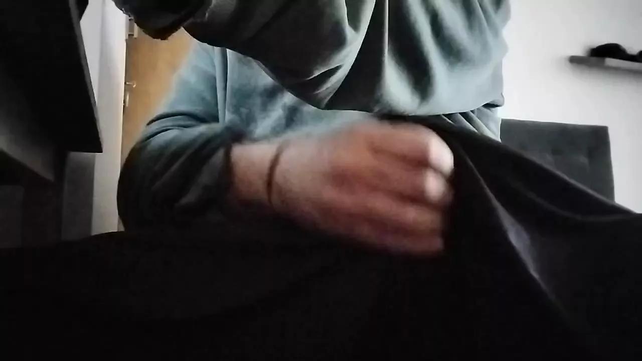 ElVikingoo on Cam4 