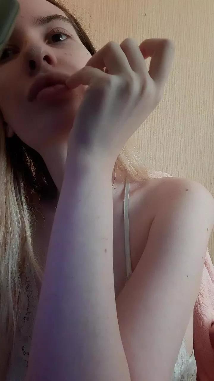 Elzakom on Cam4 