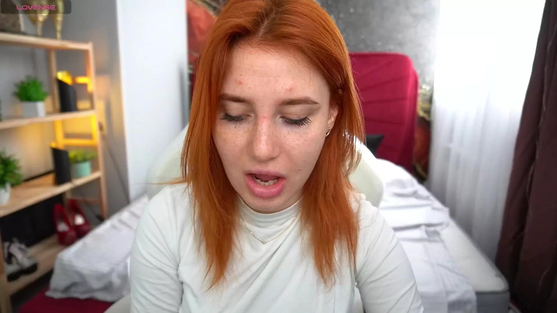 EmilyFoxxi on Cam4 