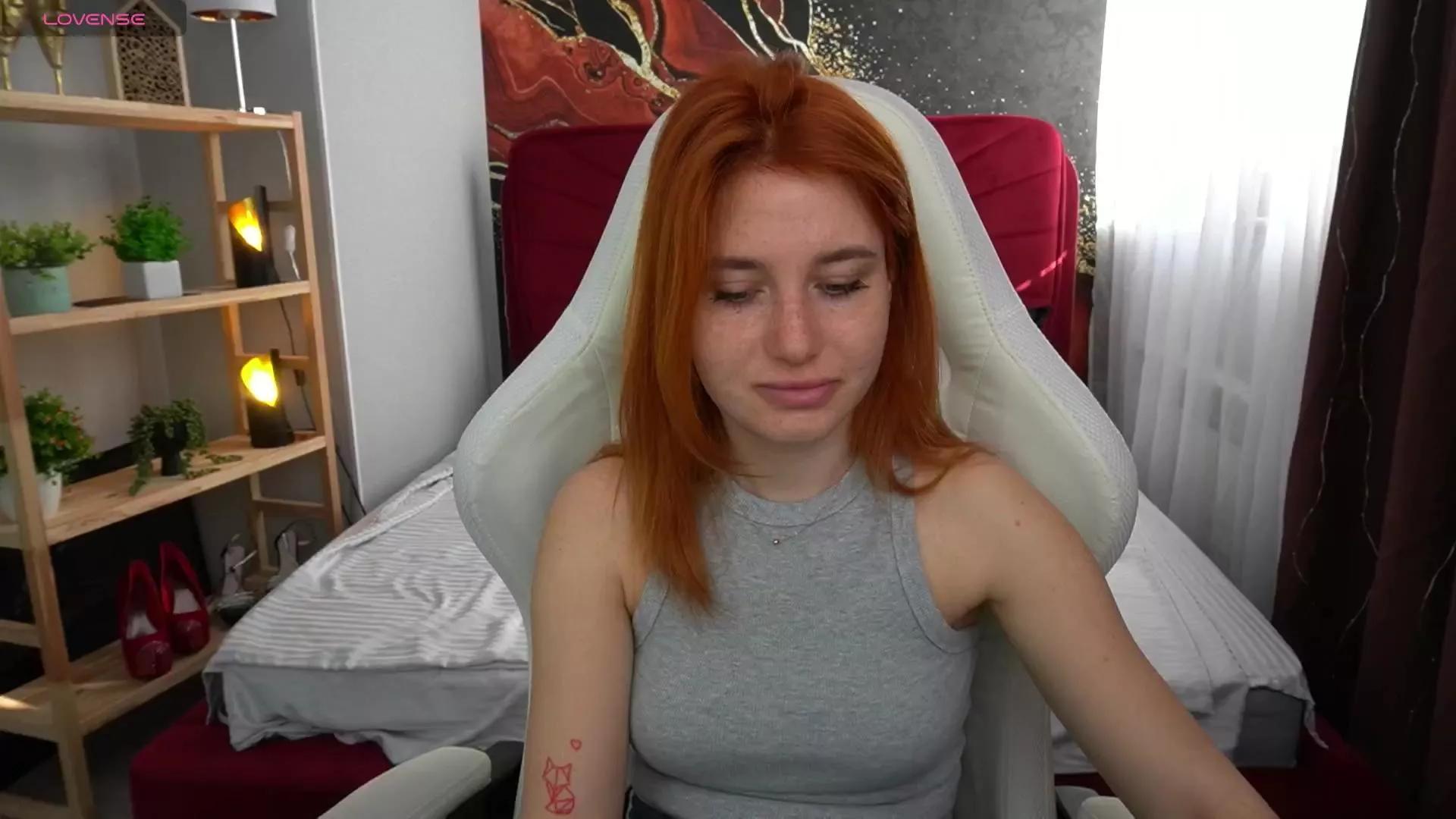 EmilyFoxxi on Cam4 