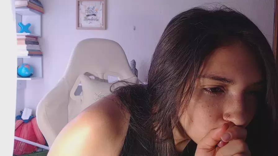 emilyjang on Cam4 