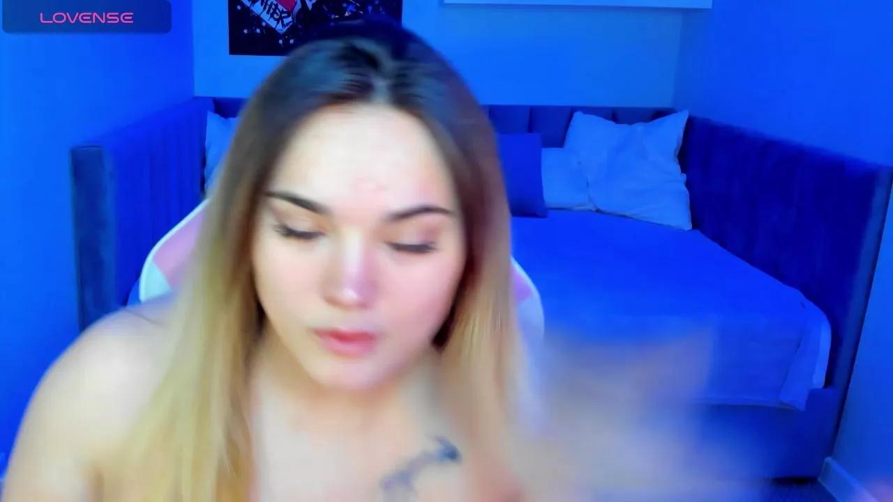 Emma_Reeed on Cam4 
