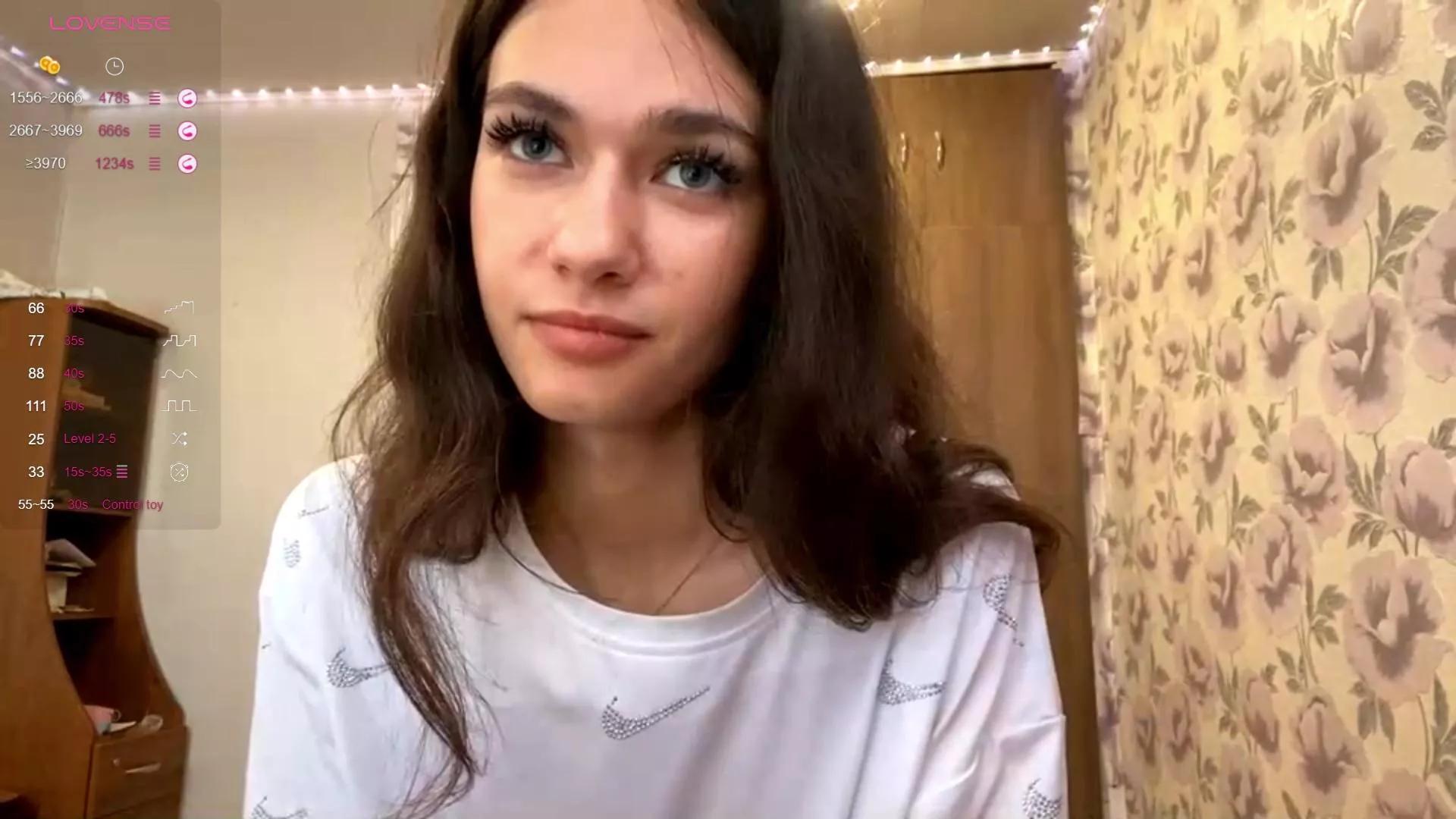 EmmaBellumsss on Cam4 