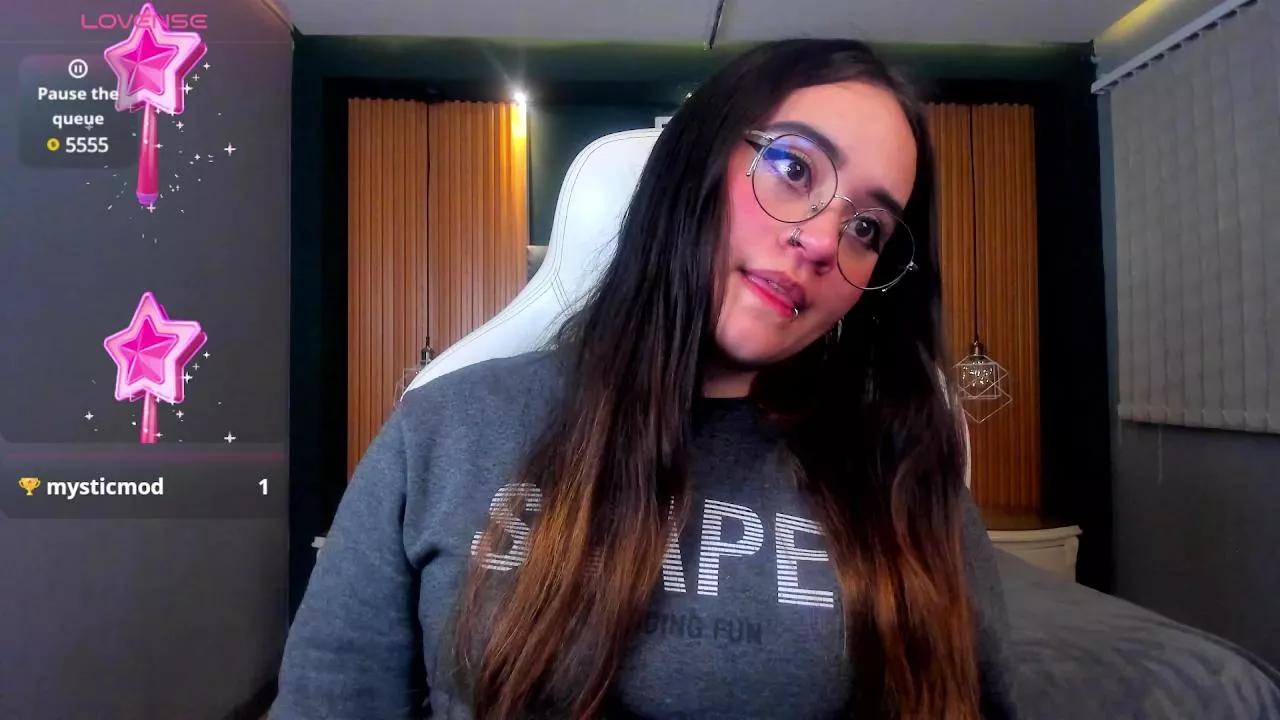 Emmajones9 on Cam4 