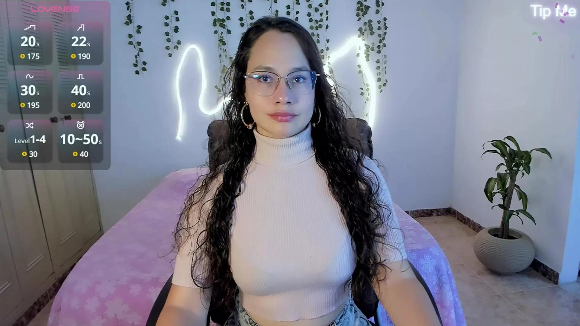 EmmaTorres9 on Cam4 