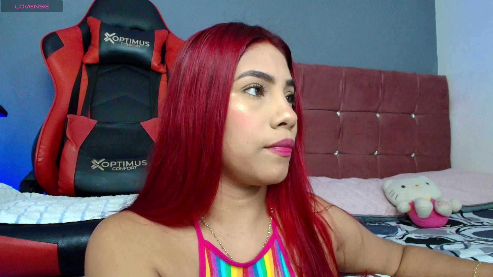 emmiliy on Cam4 
